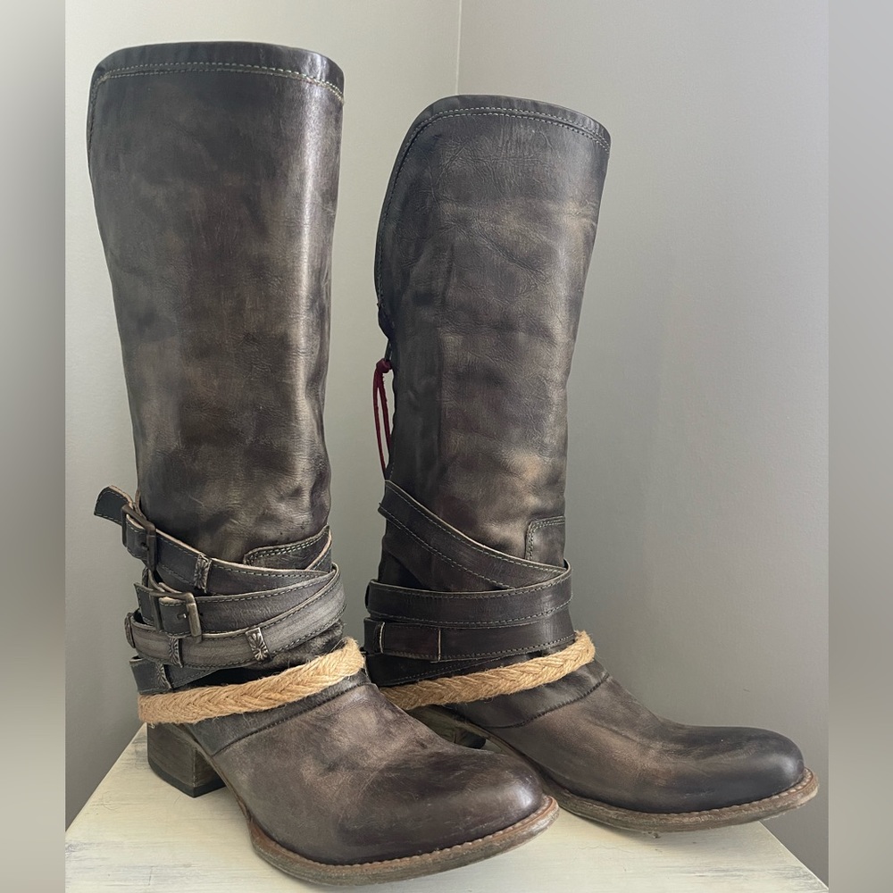 Drove - Olive Freebird by Steven Boots! Excellent condition!